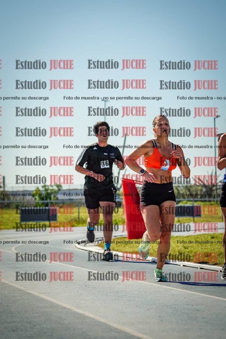 Fotos de los 5000 m llanos de mujeres y varones