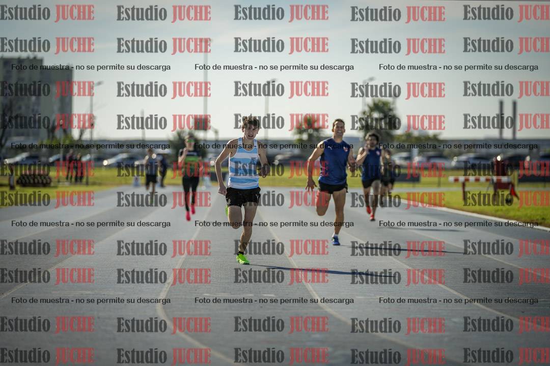 Fotos de los 400 m llanos de varones