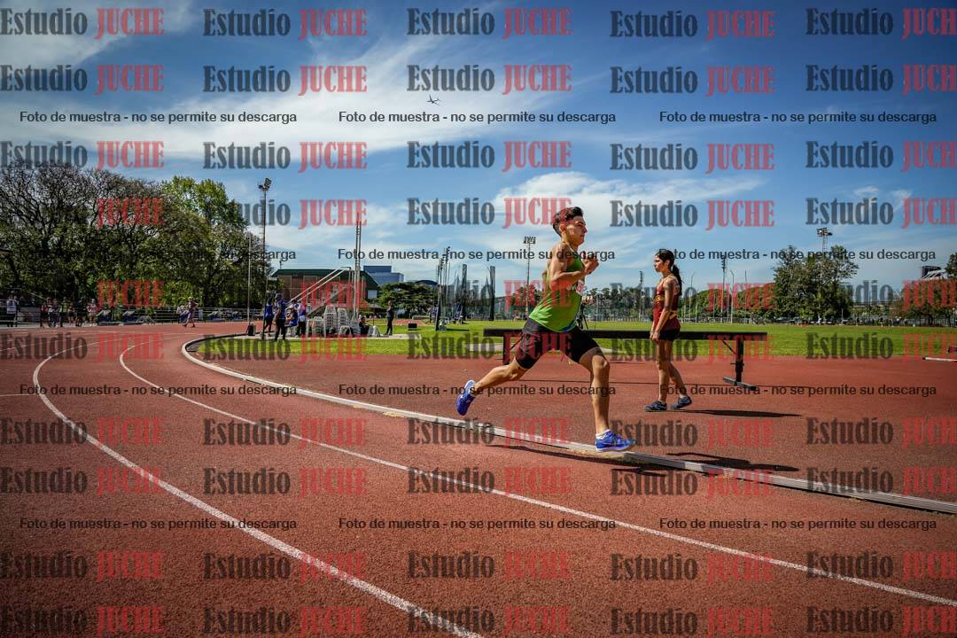 Fotos de los 800 m llanos de varones