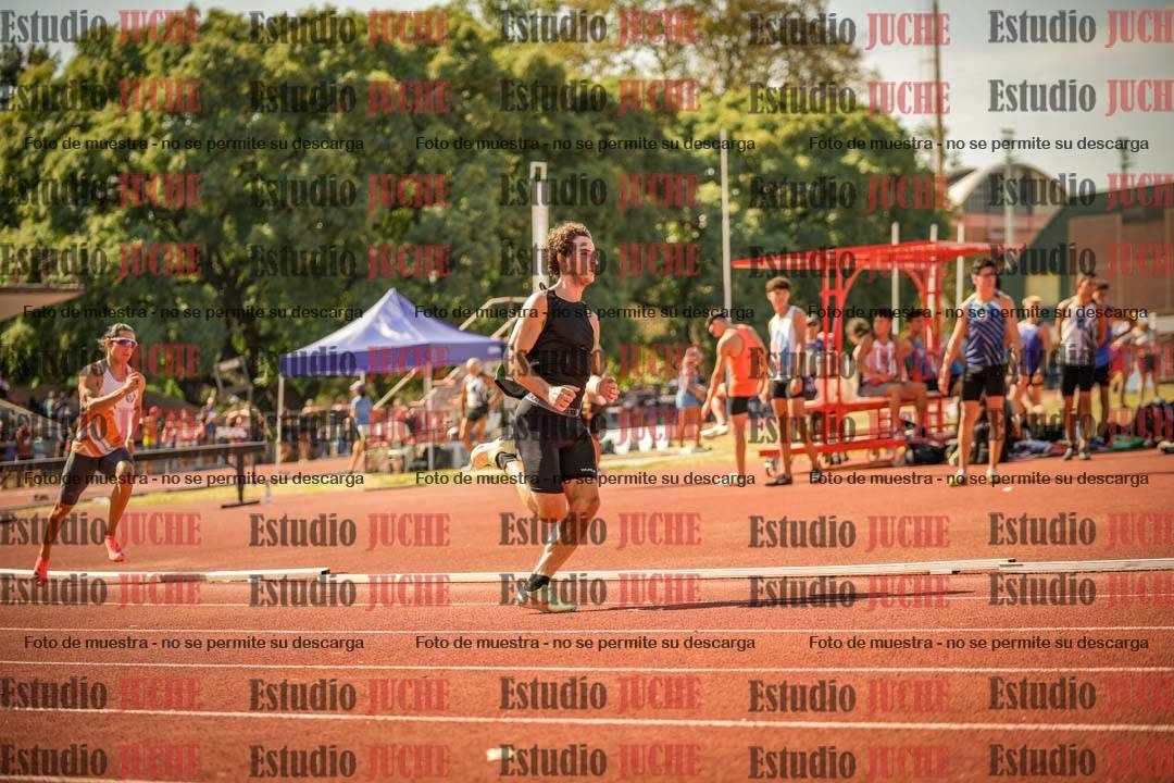 Fotos de los 400 m llanos de varones