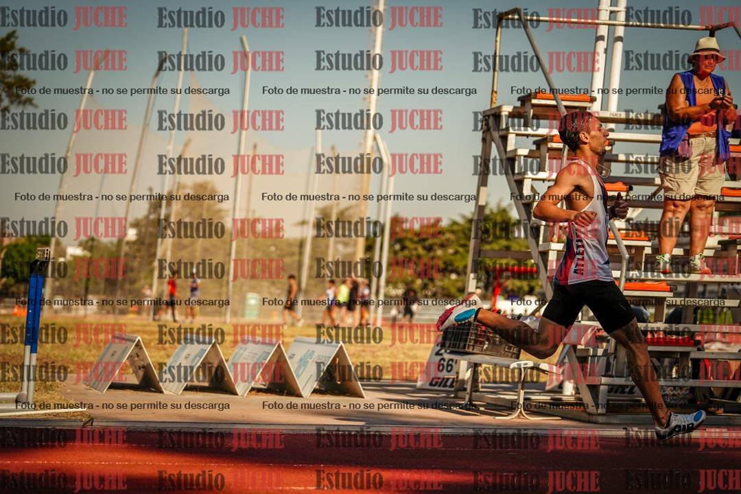 Fotos de los 800 m llanos de varones