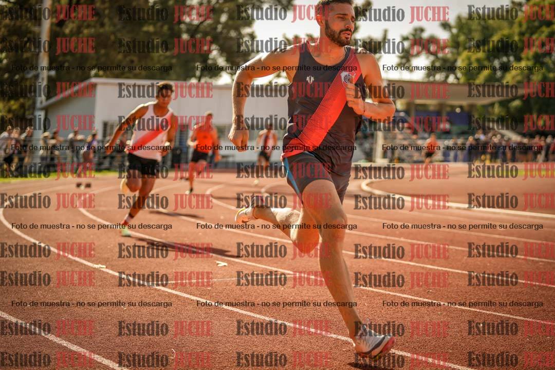 Fotos de los 400 m llanos de varones