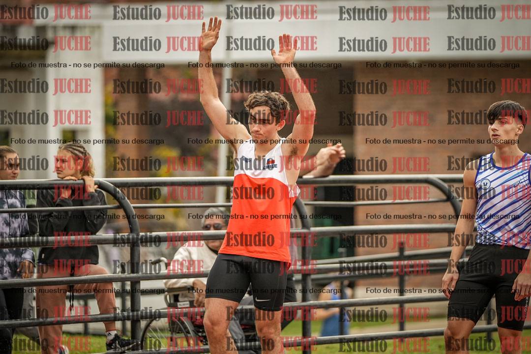 Fotos de los 100 m llanos de varones - FINAL