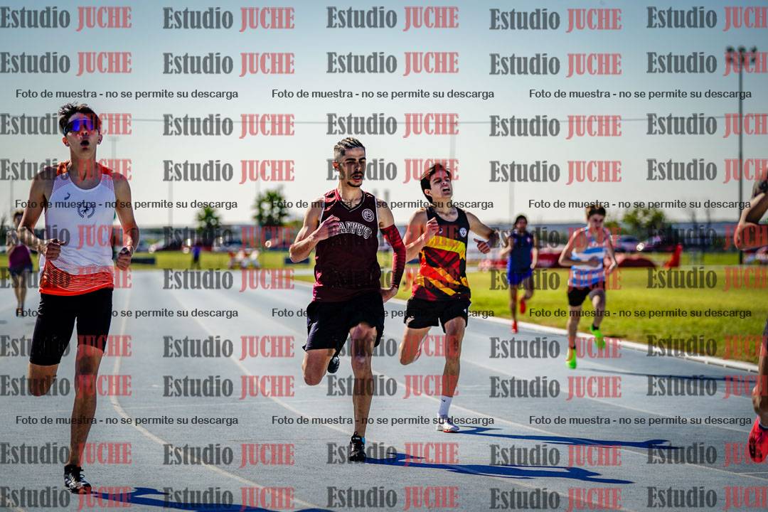 Fotos de los 400 m llanos de varones