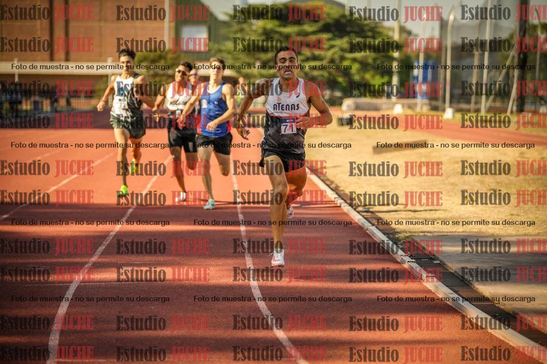 Fotos de los 800 m llanos de varones