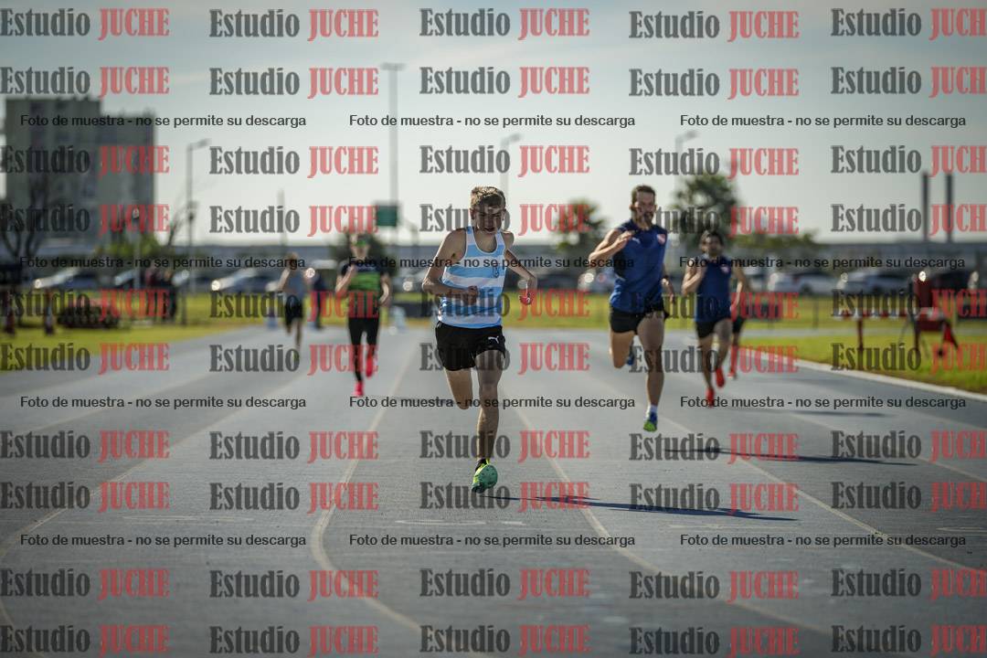 Fotos de los 400 m llanos de varones