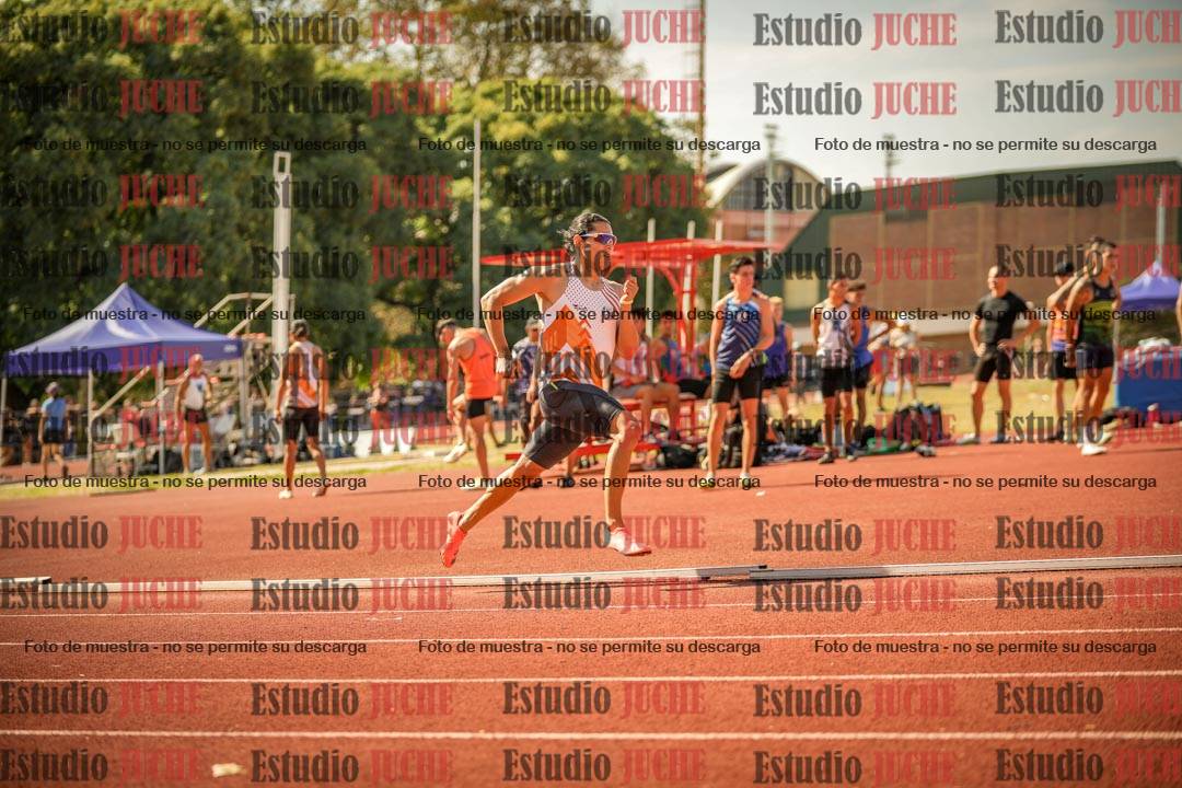 Fotos de los 400 m llanos de varones