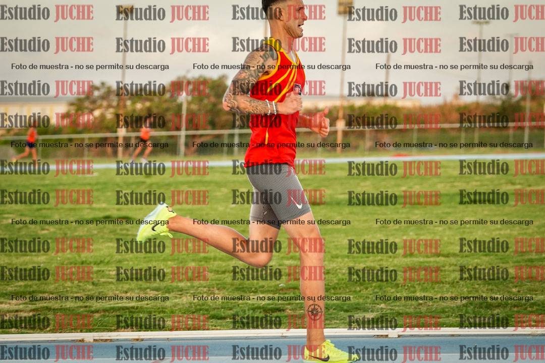 Fotos de los 3000 m llanos de varones