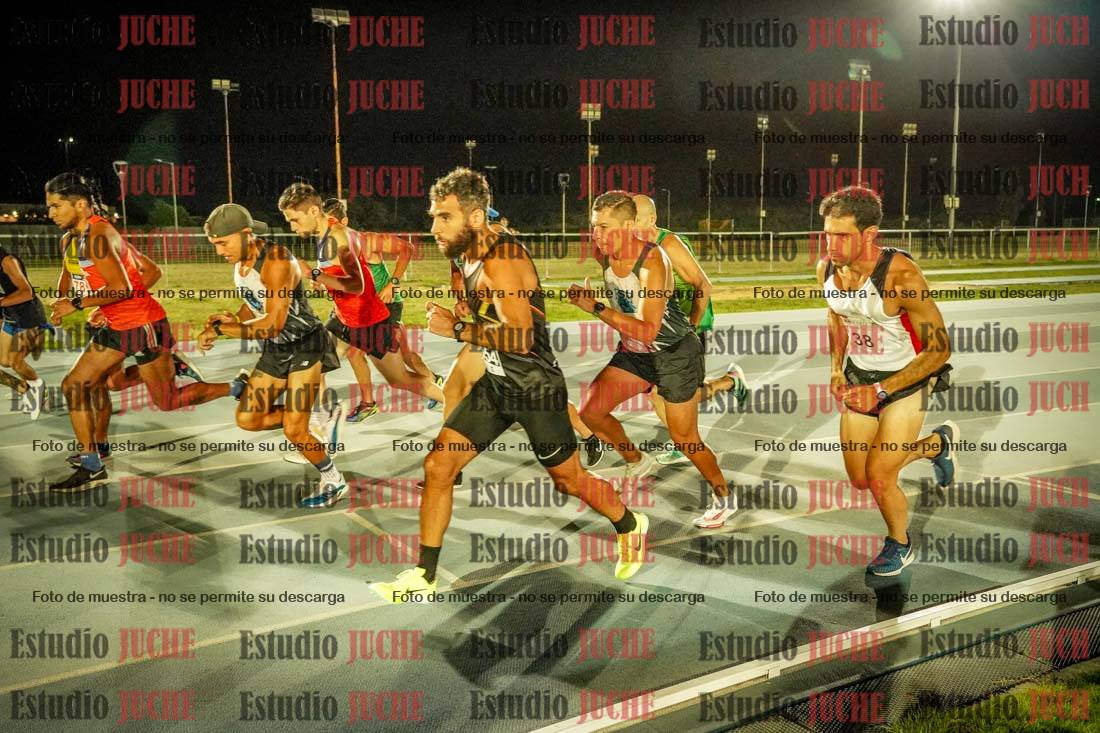 Fotos de los 3000 m llanos de varones