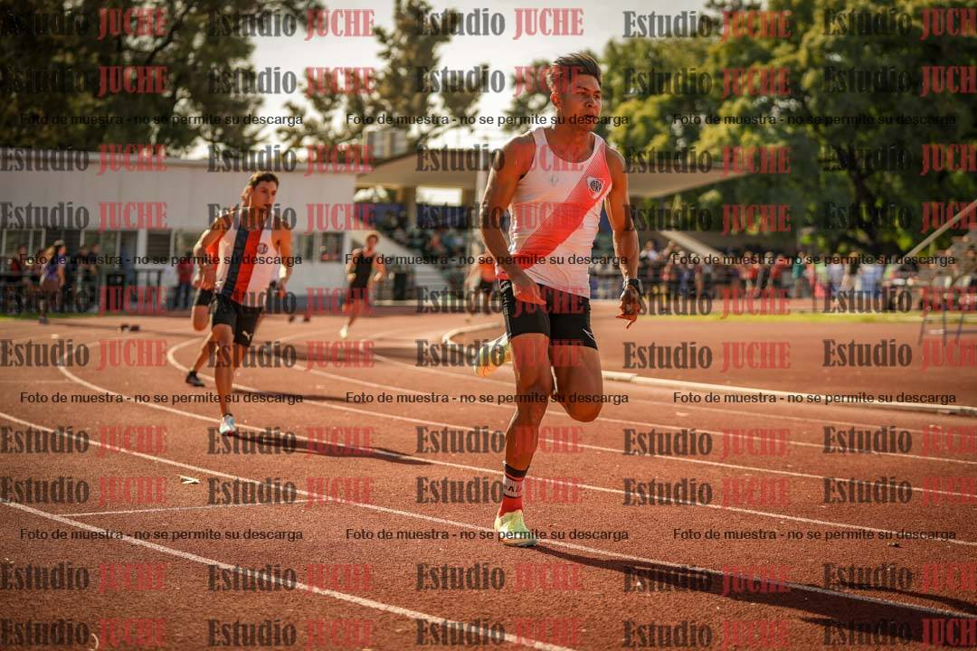 Fotos de los 400 m llanos de varones