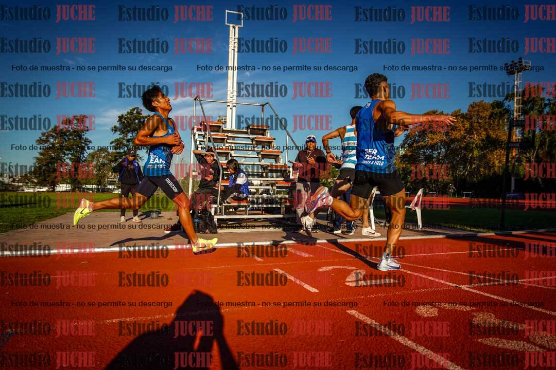 Fotos de los 3000 m llanos de varones