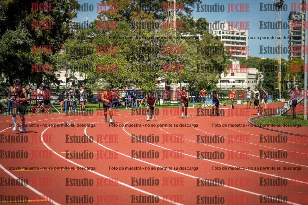 Fotos de los 200 m llanos de varones