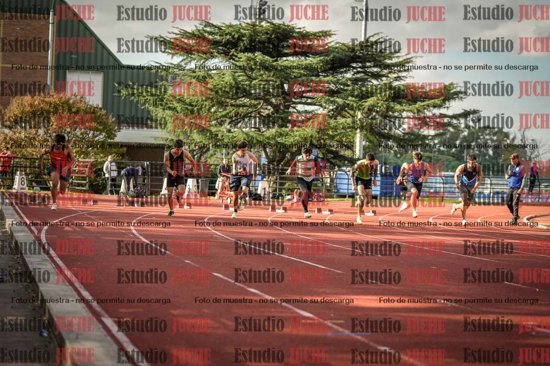 Fotos de los 100 m llanos de varones - FINAL