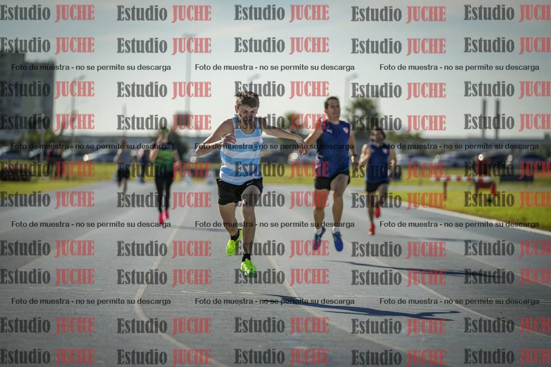 Fotos de los 400 m llanos de varones