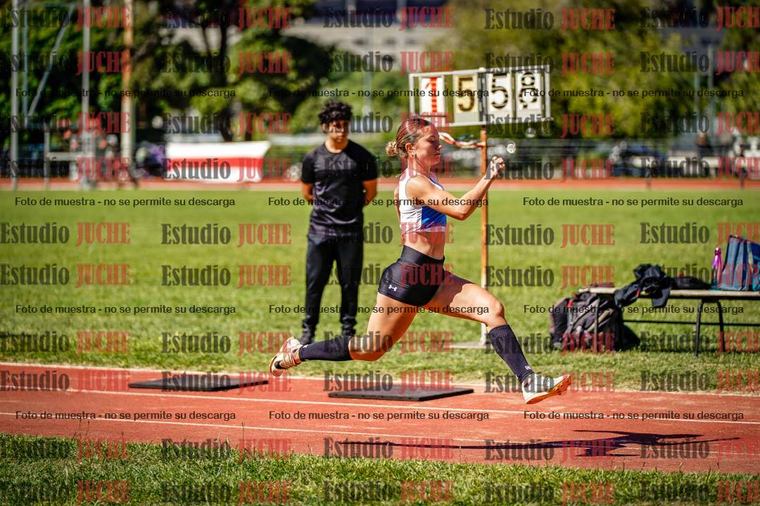 Fotos del salto en largo de mujeres