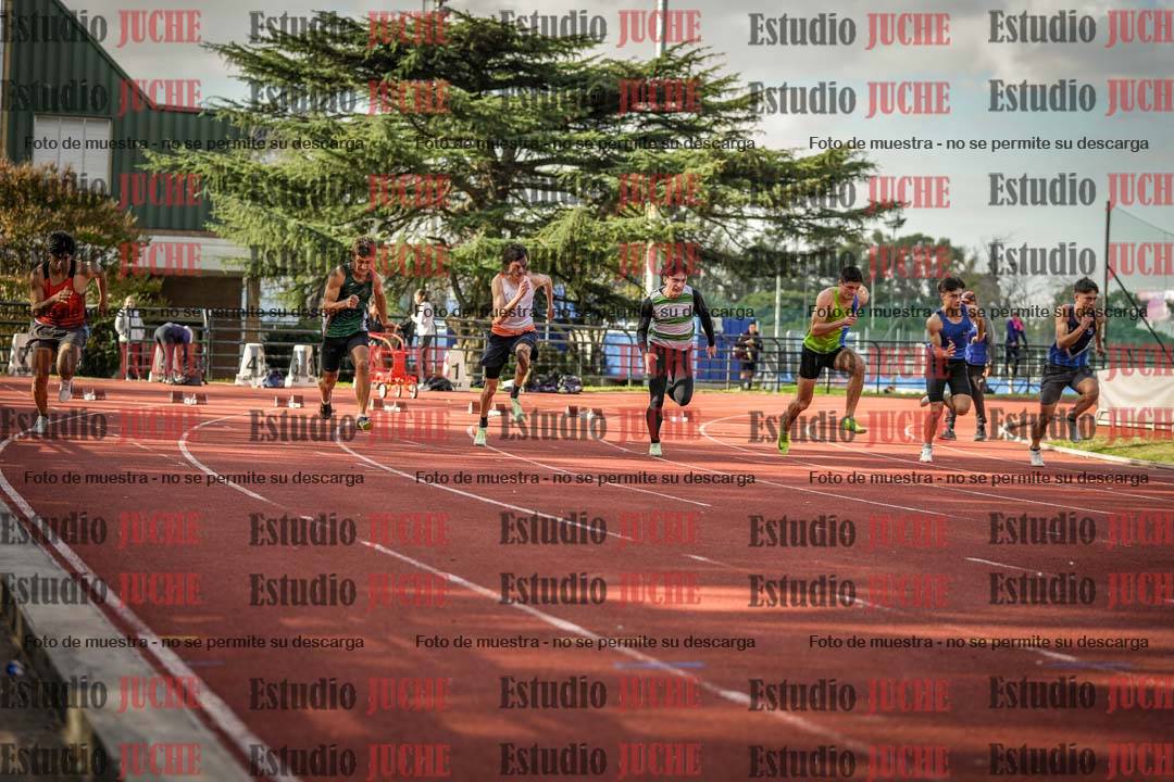 Fotos de los 100 m llanos de varones - FINAL