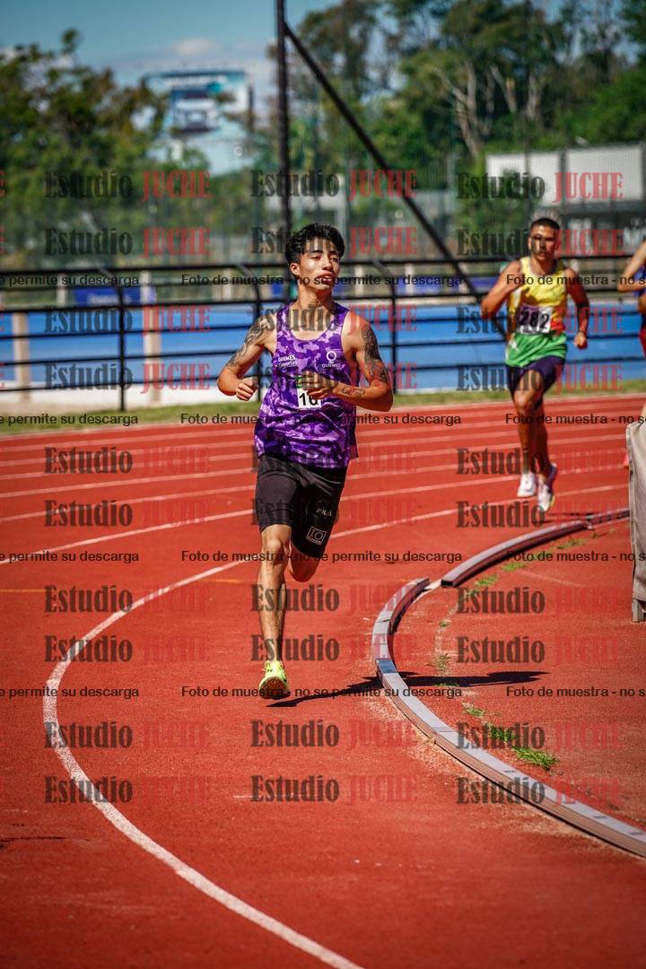Fotos de los 800 m llanos de varones
