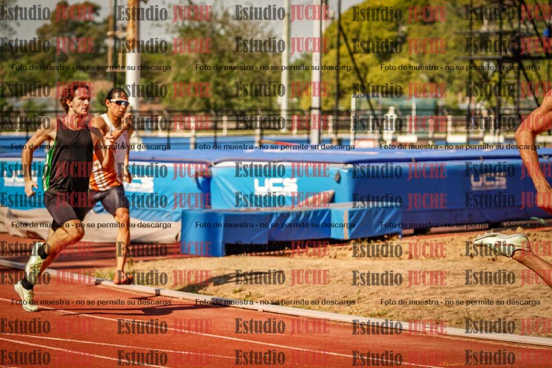 Fotos de los 400 m llanos de varones