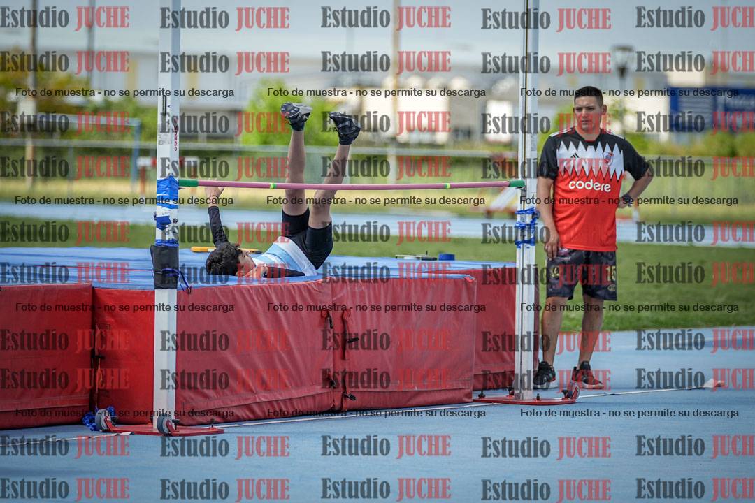Fotos del salto en alto de varones - U12