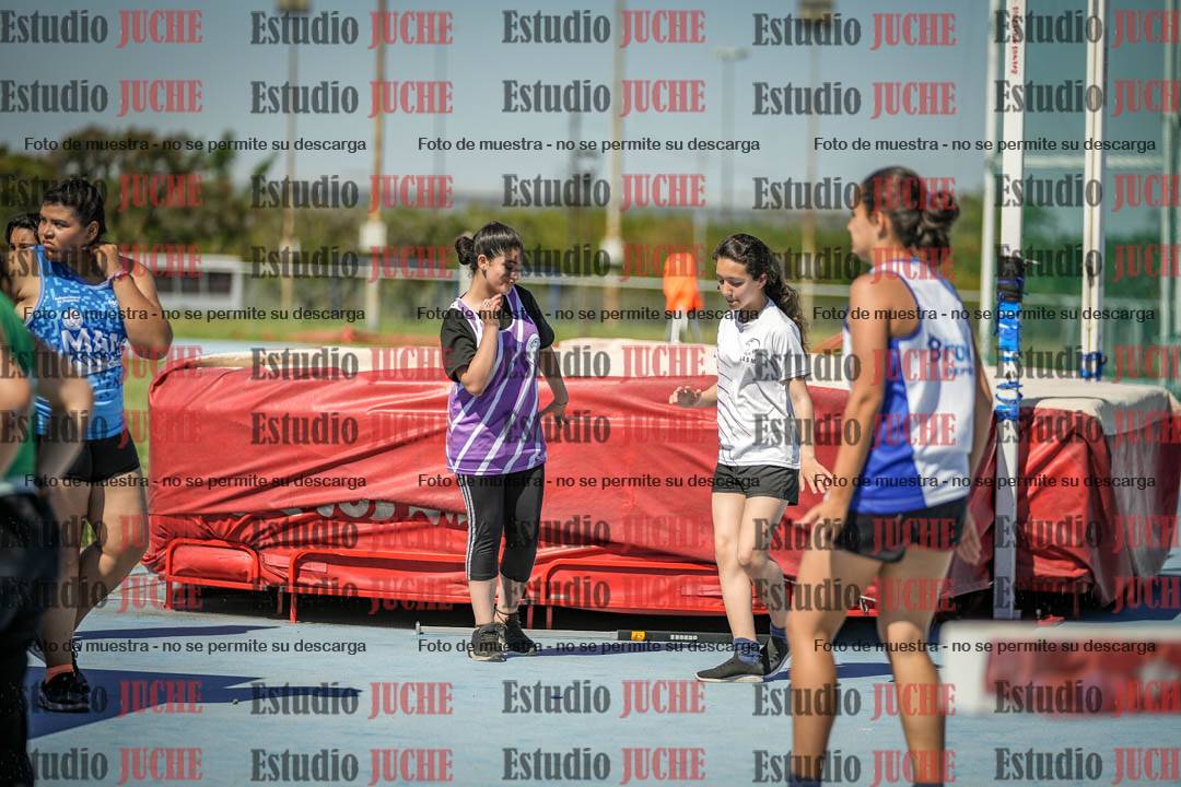 Fotos del lanzamiento de bala de mujeres - U14
