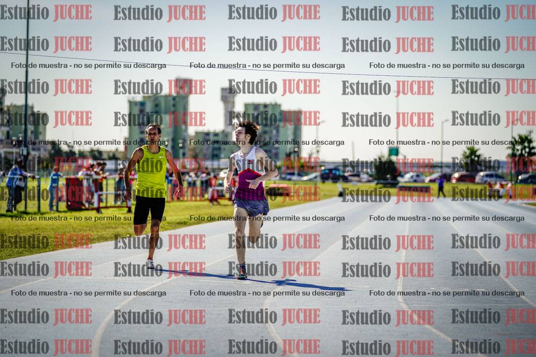 Fotos de los 400 m llanos de varones