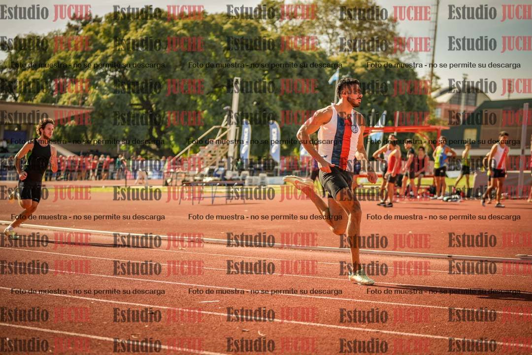Fotos de los 400 m llanos de varones