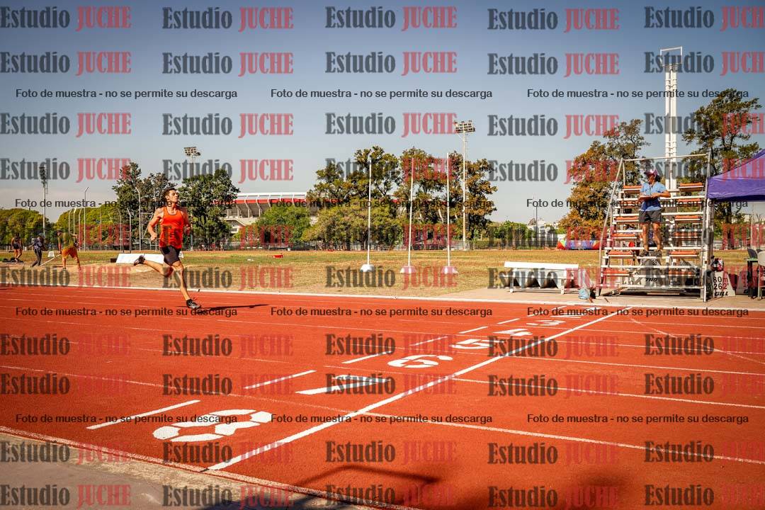 Fotos de los 400 m llanos de varones