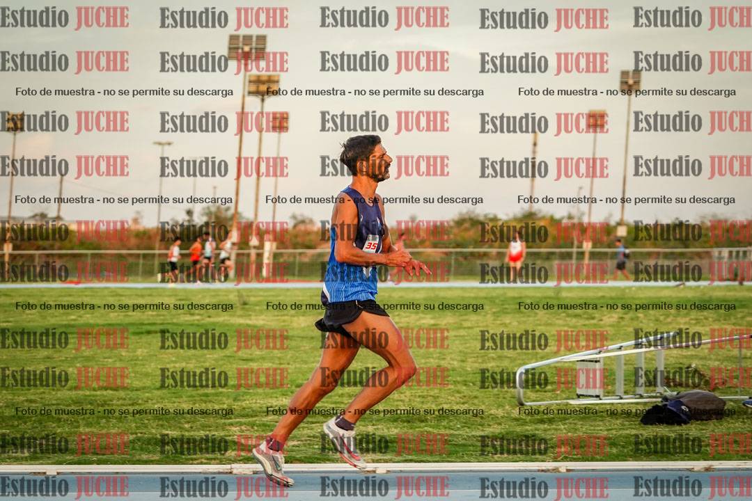 Fotos de los 3000 m llanos de varones