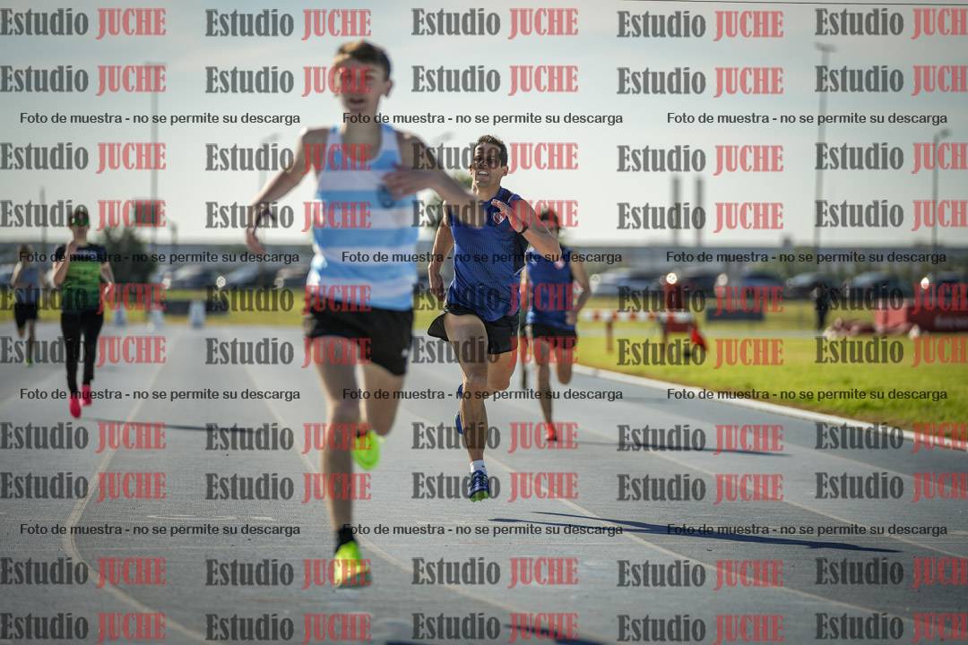 Fotos de los 400 m llanos de varones