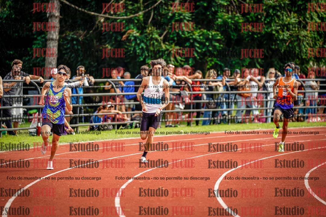 Fotos de los 800 m llanos de varones