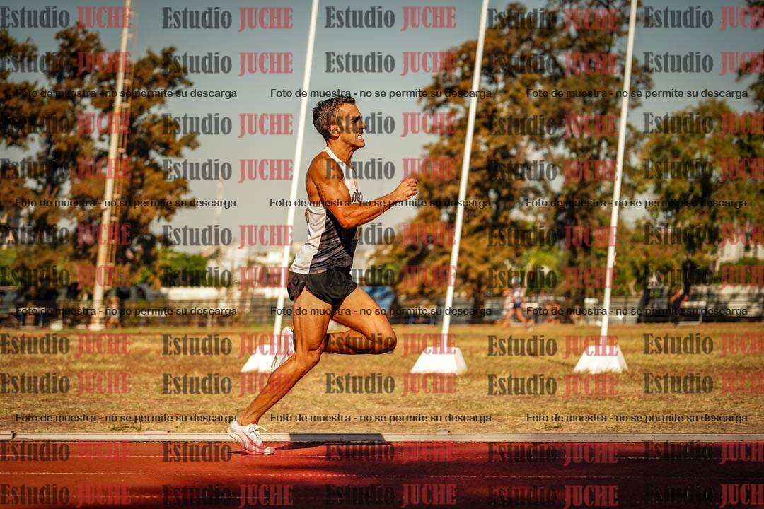 Fotos de los 800 m llanos de varones