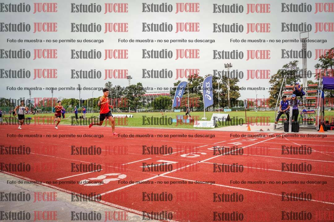 Fotos de los 400 m llanos de varones