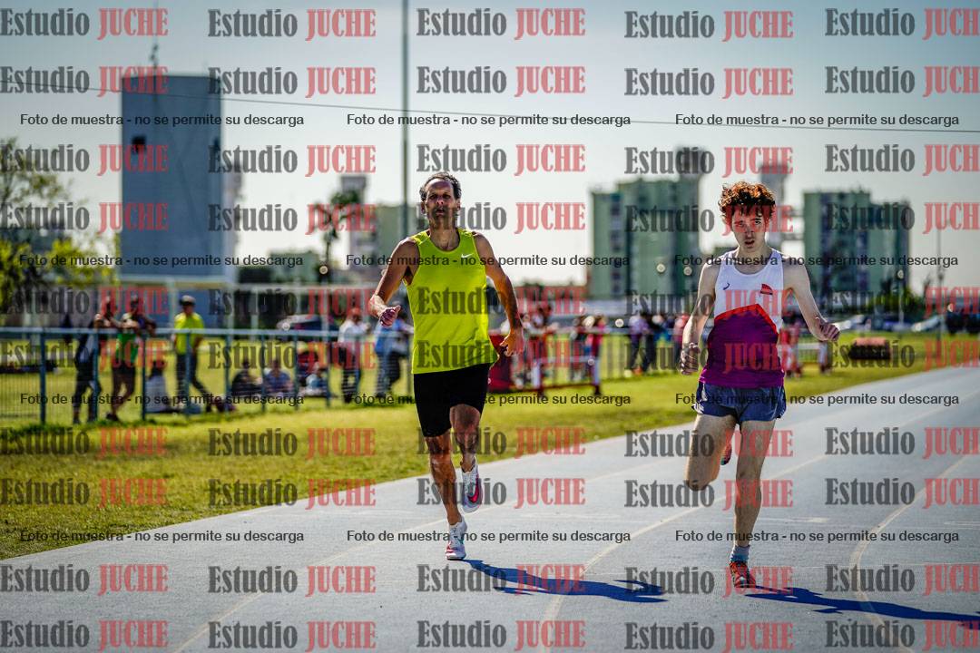 Fotos de los 400 m llanos de varones