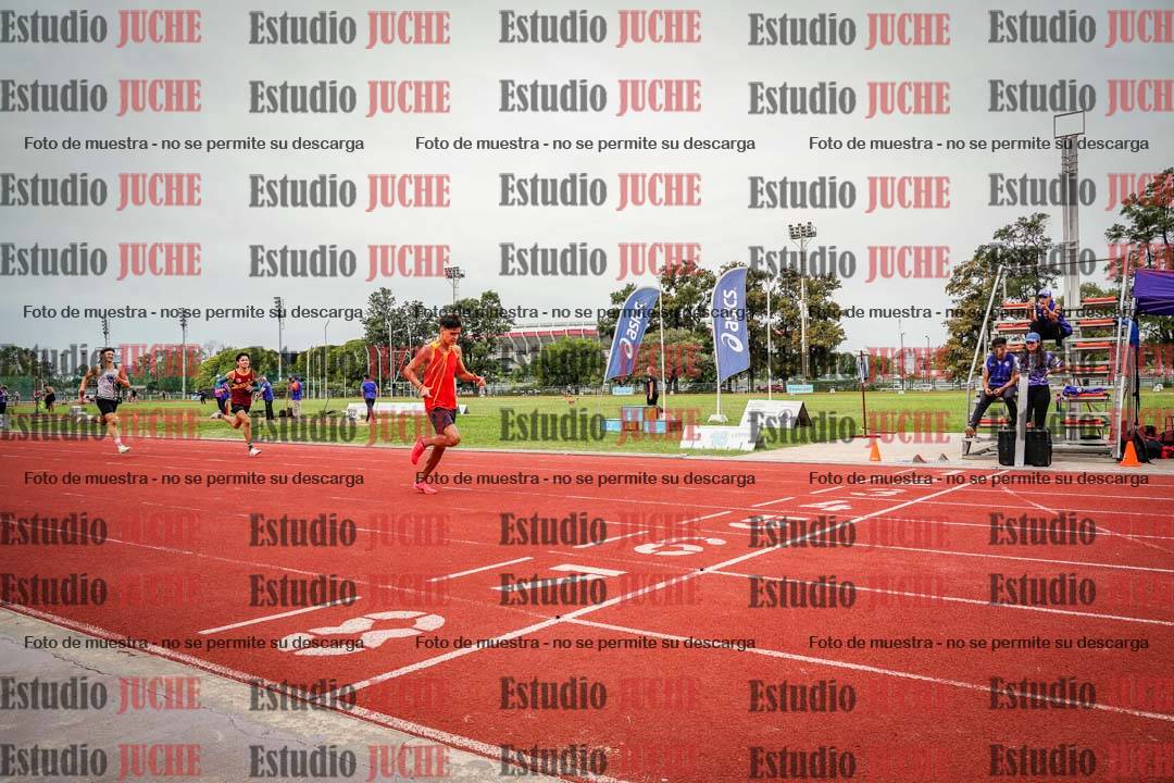 Fotos de los 400 m llanos de varones