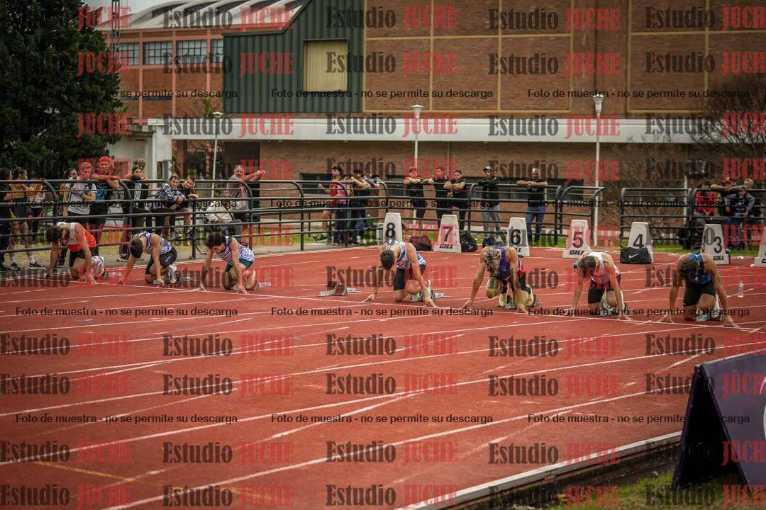 Fotos de los 100 m llanos de varones - FINAL