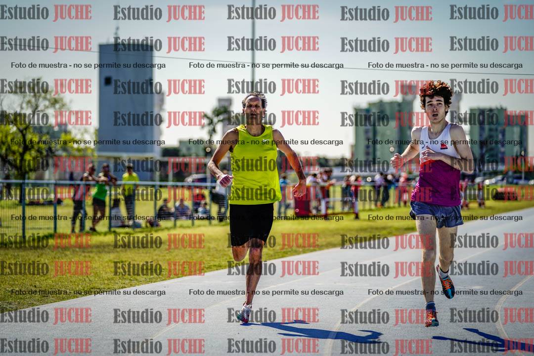 Fotos de los 400 m llanos de varones