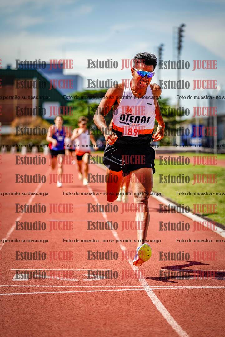 Fotos de los 800 m llanos de varones