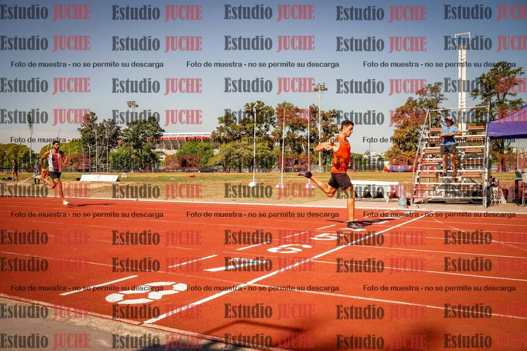 Fotos de los 400 m llanos de varones