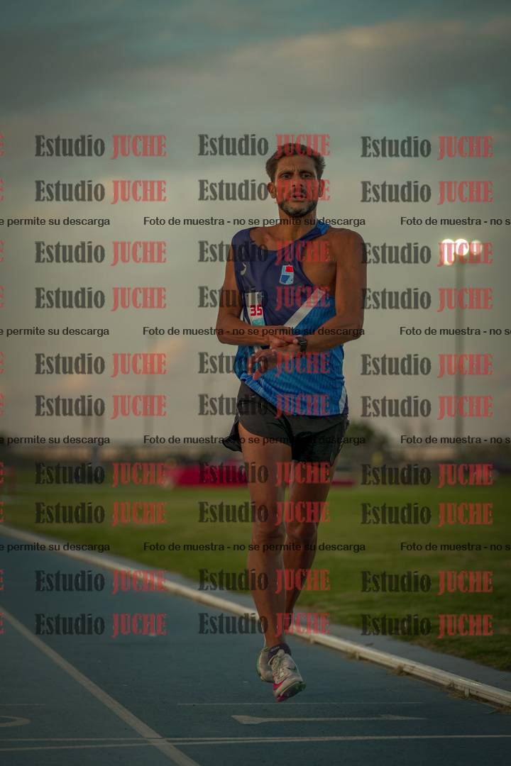 Fotos de los 3000 m llanos de varones