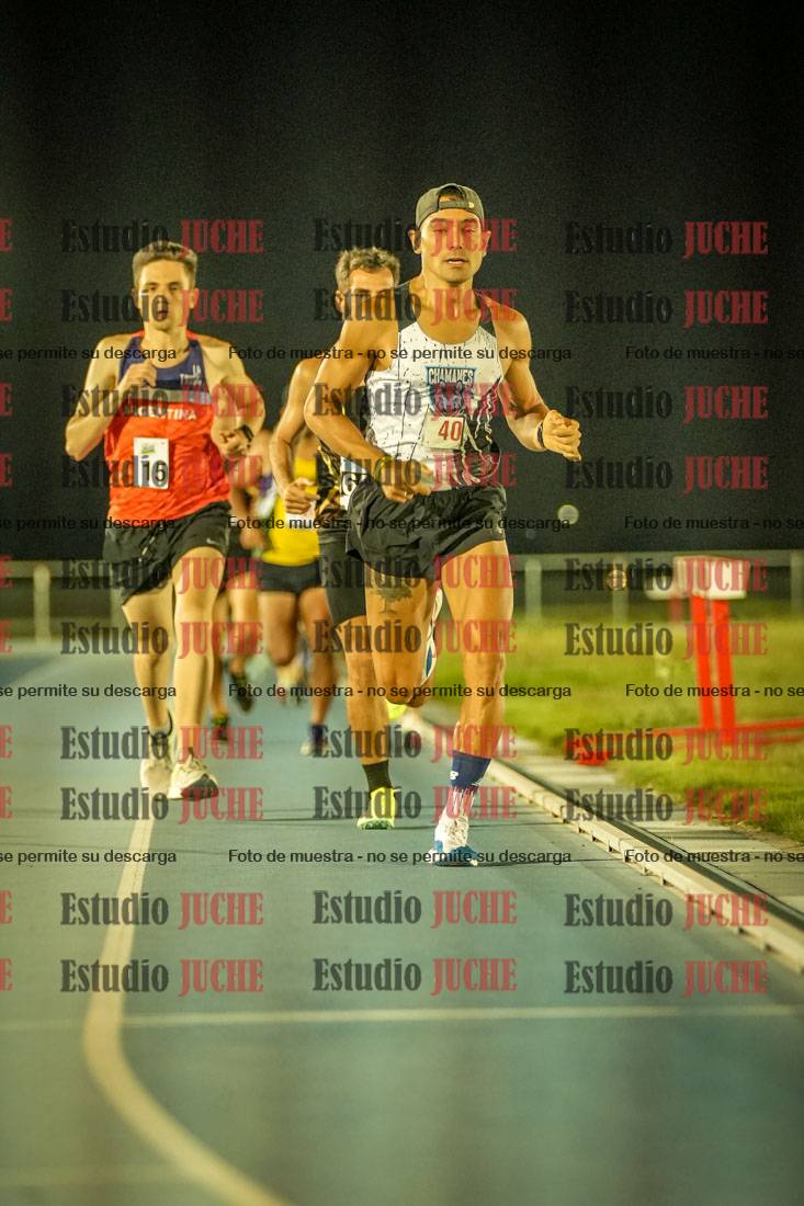 Fotos de los 3000 m llanos de varones