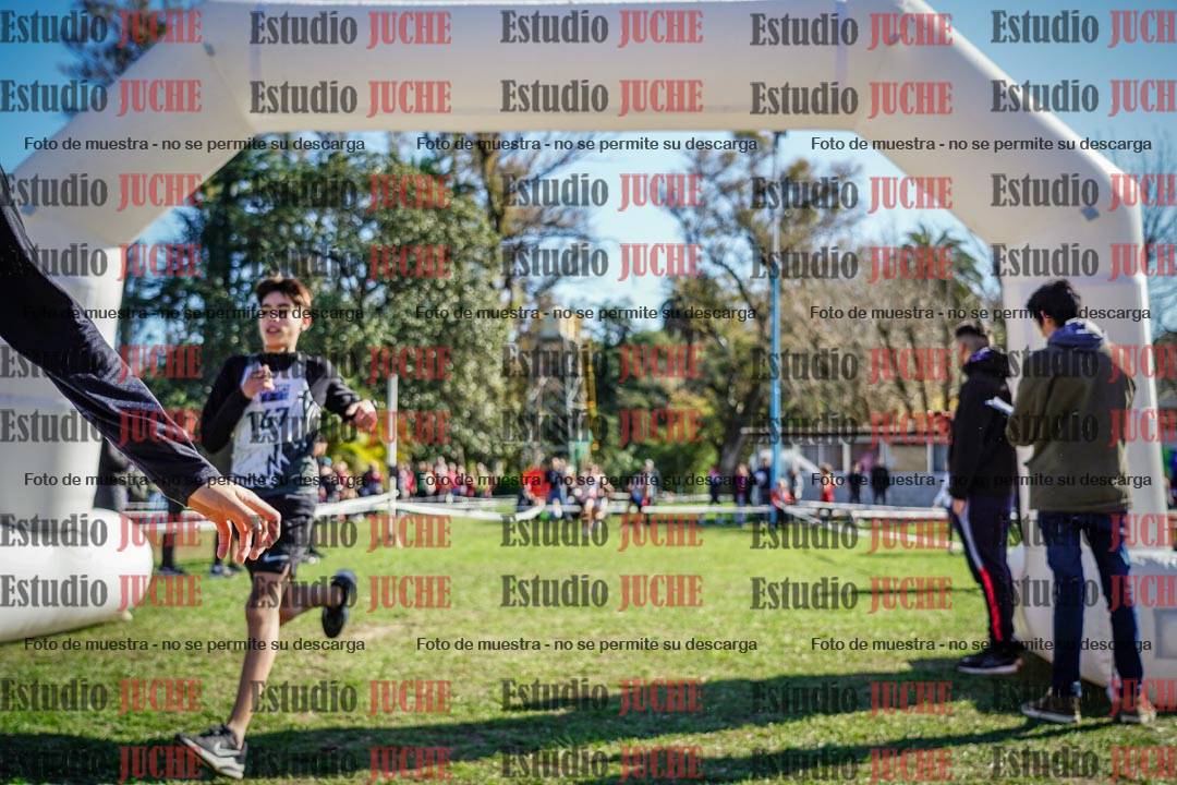 Fotos de la llegada del cross de 2000 m
