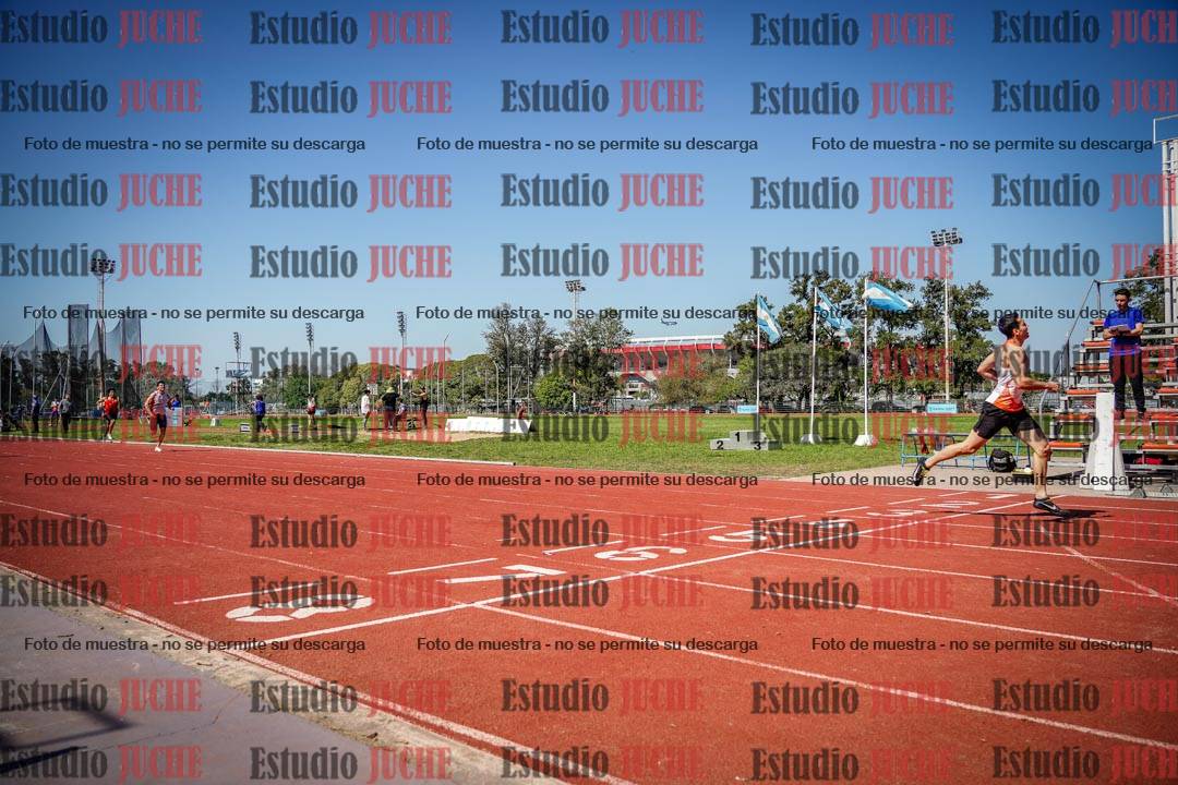 Fotos de los 400 m llanos de varones