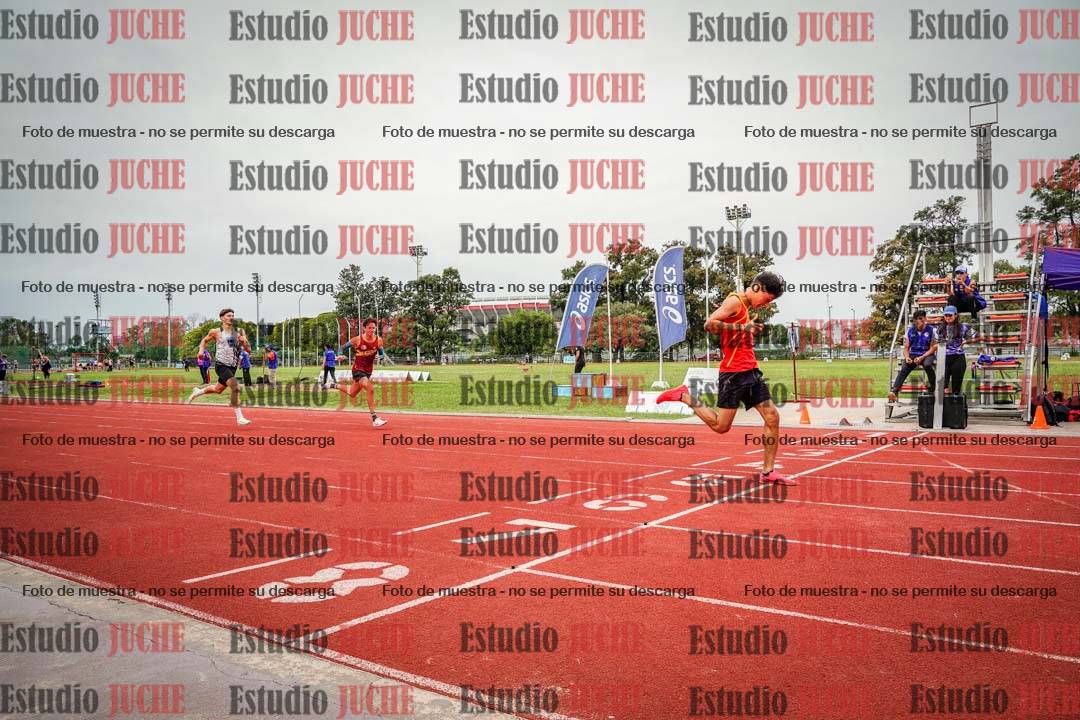 Fotos de los 400 m llanos de varones