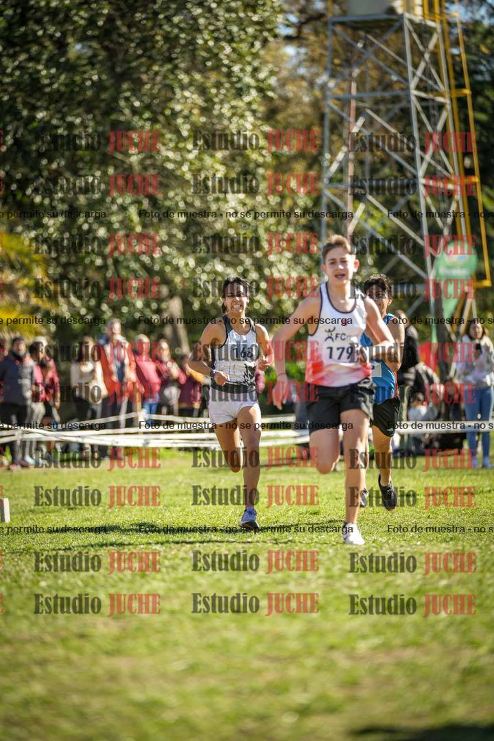 Fotos de la llegada del cross de 2000 m