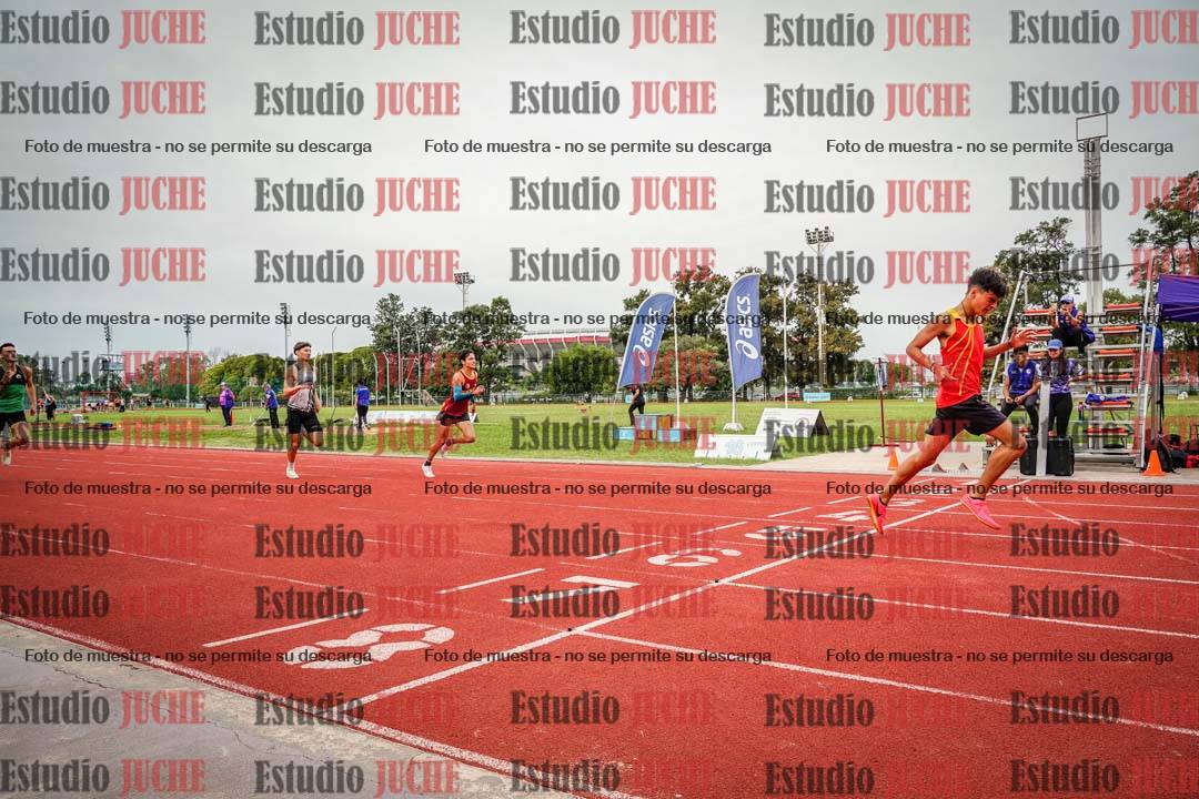 Fotos de los 400 m llanos de varones