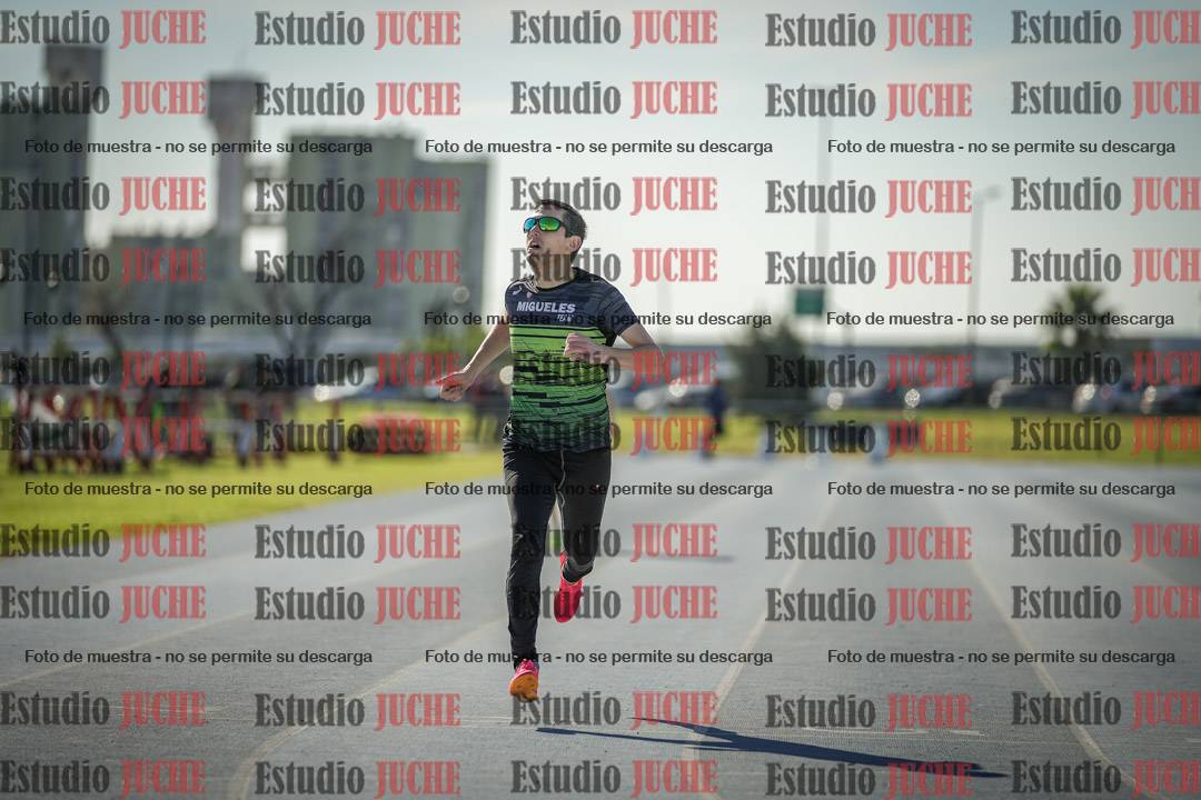Fotos de los 400 m llanos de varones