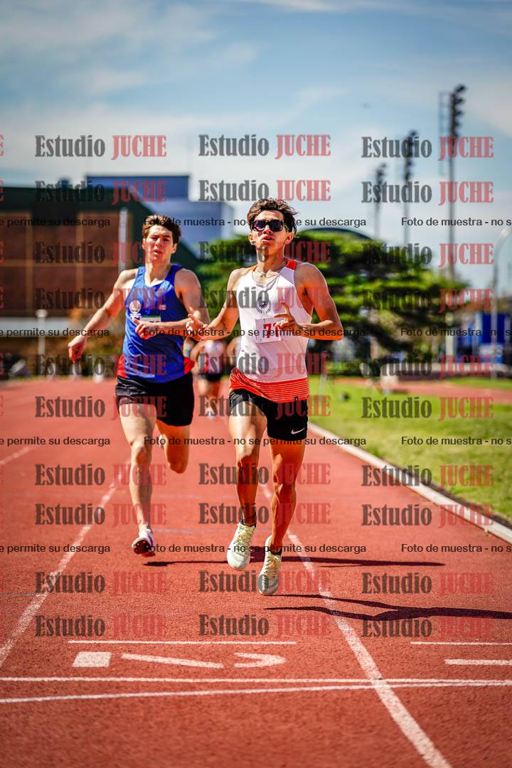Fotos de los 800 m llanos de varones