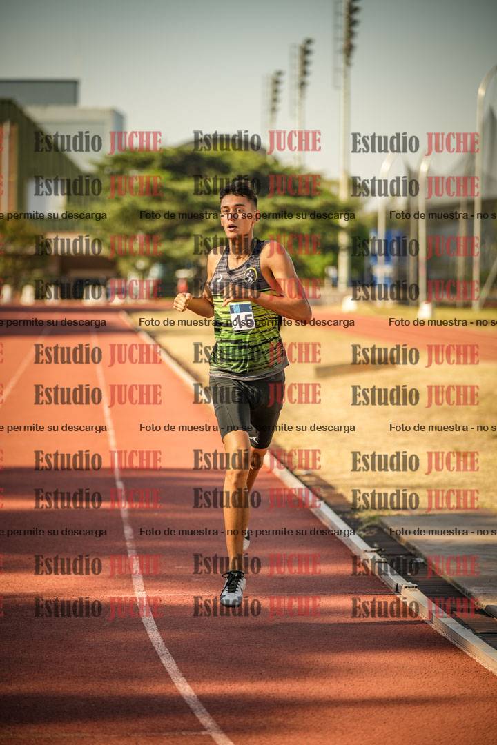 Fotos de los 800 m llanos de varones