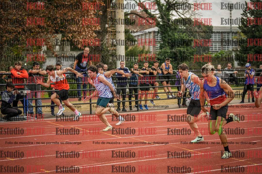 Fotos de los 100 m llanos de varones - FINAL