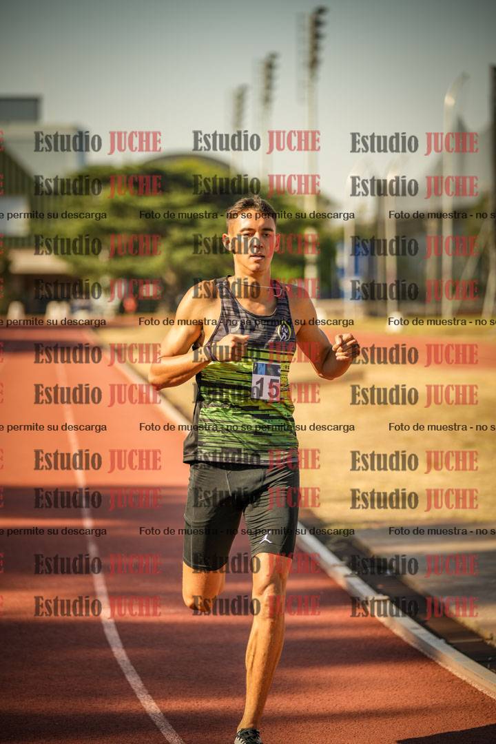 Fotos de los 800 m llanos de varones